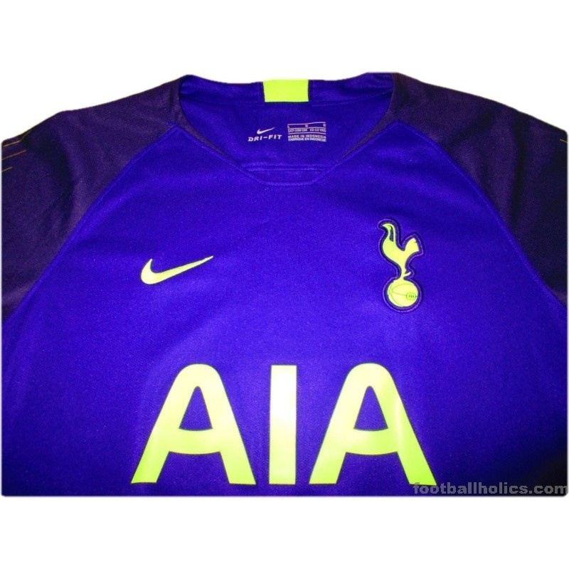 THE NEW SPURS GOALKEEPER SHIRT HAS BEEN RELEASED (2018/19): A Close Look at  the Goalkeeper Shirt 